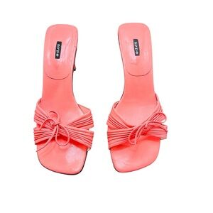 Hype Coral Women's Sandals with lace bow and pleated design sz 8
